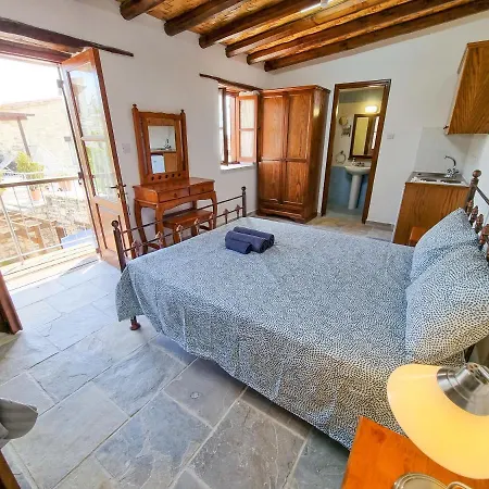 Aphrodite's Pool Retreat Apartament