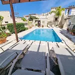 Apartment Aphrodite's Pool Retreat *