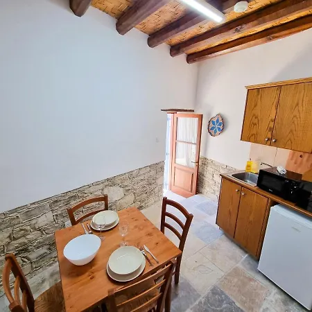 Apartman Aphrodite's Pool Retreat Szkarínu