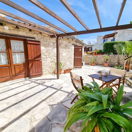 Aphrodite's Pool Retreat Apartamento