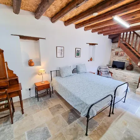Aphrodite's Pool Retreat Appartement *