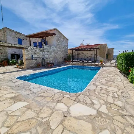 公寓 Aphrodite's Pool Retreat *